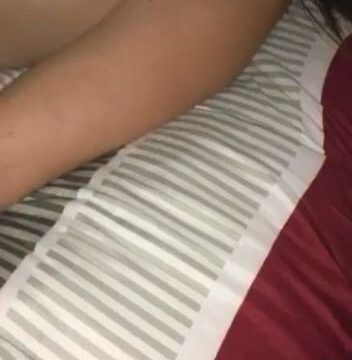 Hacen un trío y las mujeres terminan solas